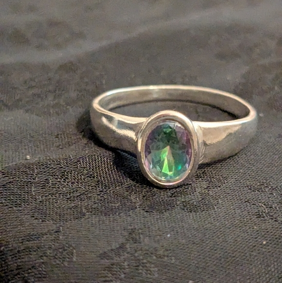 New 925 Solid Sterling Silver Ring with Oval Mystic Quartz Size 7